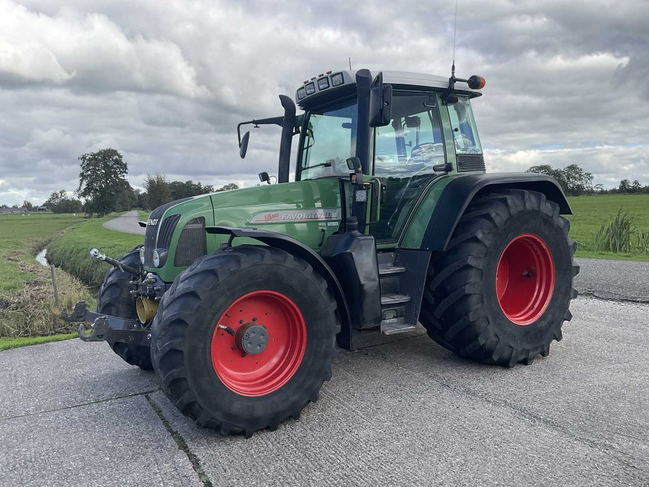 Fendt Vario 716 - 장궤형 트랙터 : 사진 3 Fendt Vario 716 - 장궤형 트랙터 : 사진 3
