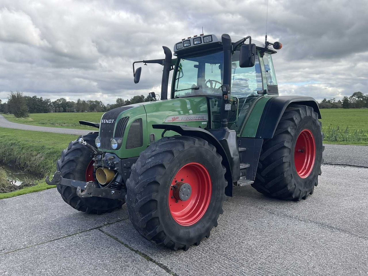 Fendt Vario 716 - 장궤형 트랙터 : 사진 1 Fendt Vario 716 - 장궤형 트랙터 : 사진 1