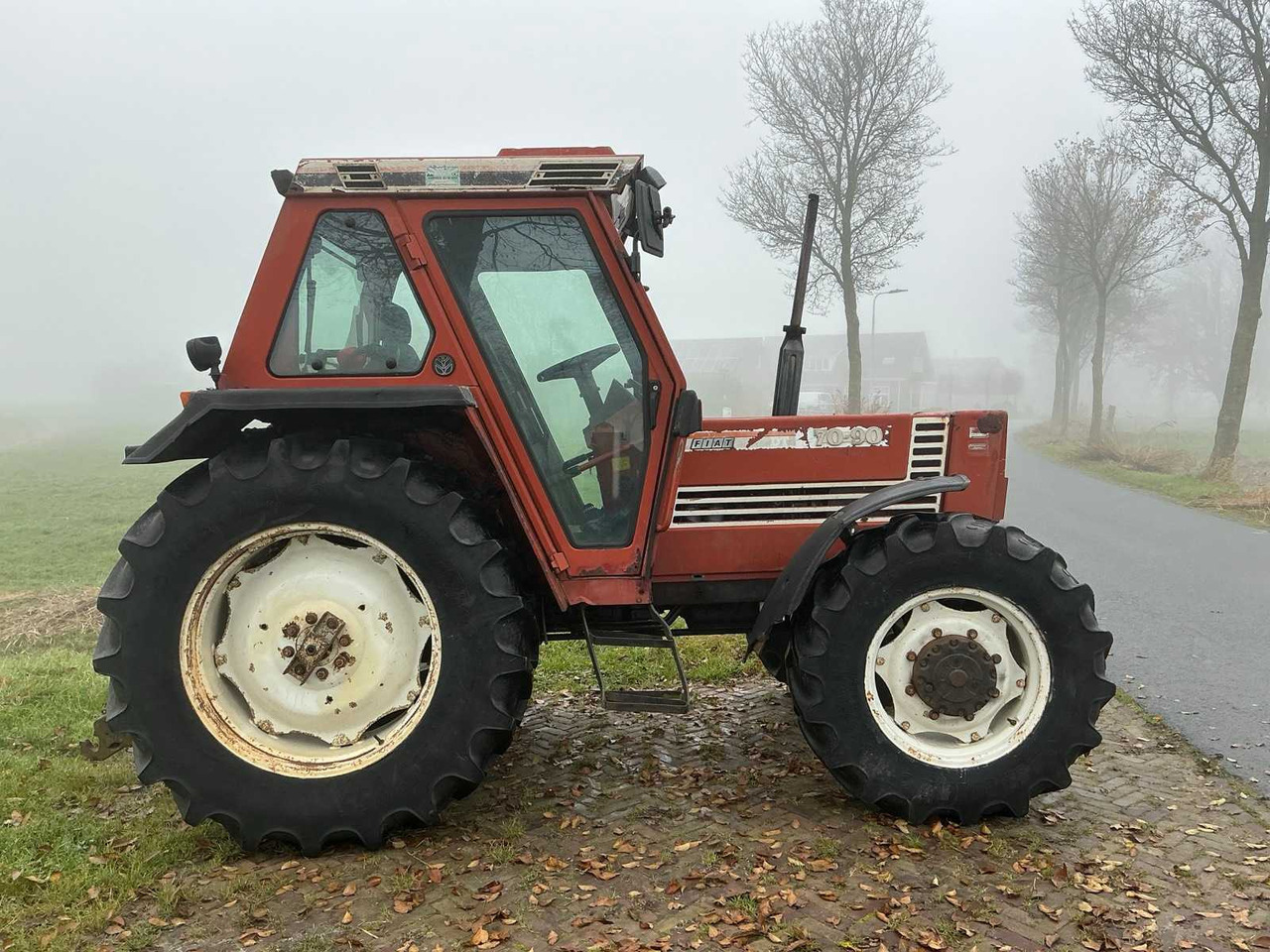 Fiat 1990 FIAT 70-90 DT ALL-WHEEL DRIVE FARM TRACTOR - 장궤형 트랙터 : 사진 4 Fiat 1990 FIAT 70-90 DT ALL-WHEEL DRIVE FARM TRACTOR - 장궤형 트랙터 : 사진 4