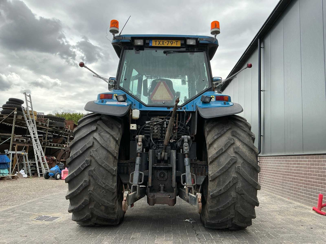 Ford 8670 - 장궤형 트랙터 : 사진 4 Ford 8670 - 장궤형 트랙터 : 사진 4