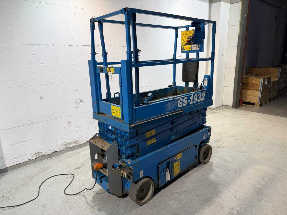 GENIE - 2011 - GS-1932 - AERIAL PLATFORM - 고가작업 플랫폼 : 사진 1 GENIE - 2011 - GS-1932 - AERIAL PLATFORM - 고가작업 플랫폼 : 사진 1