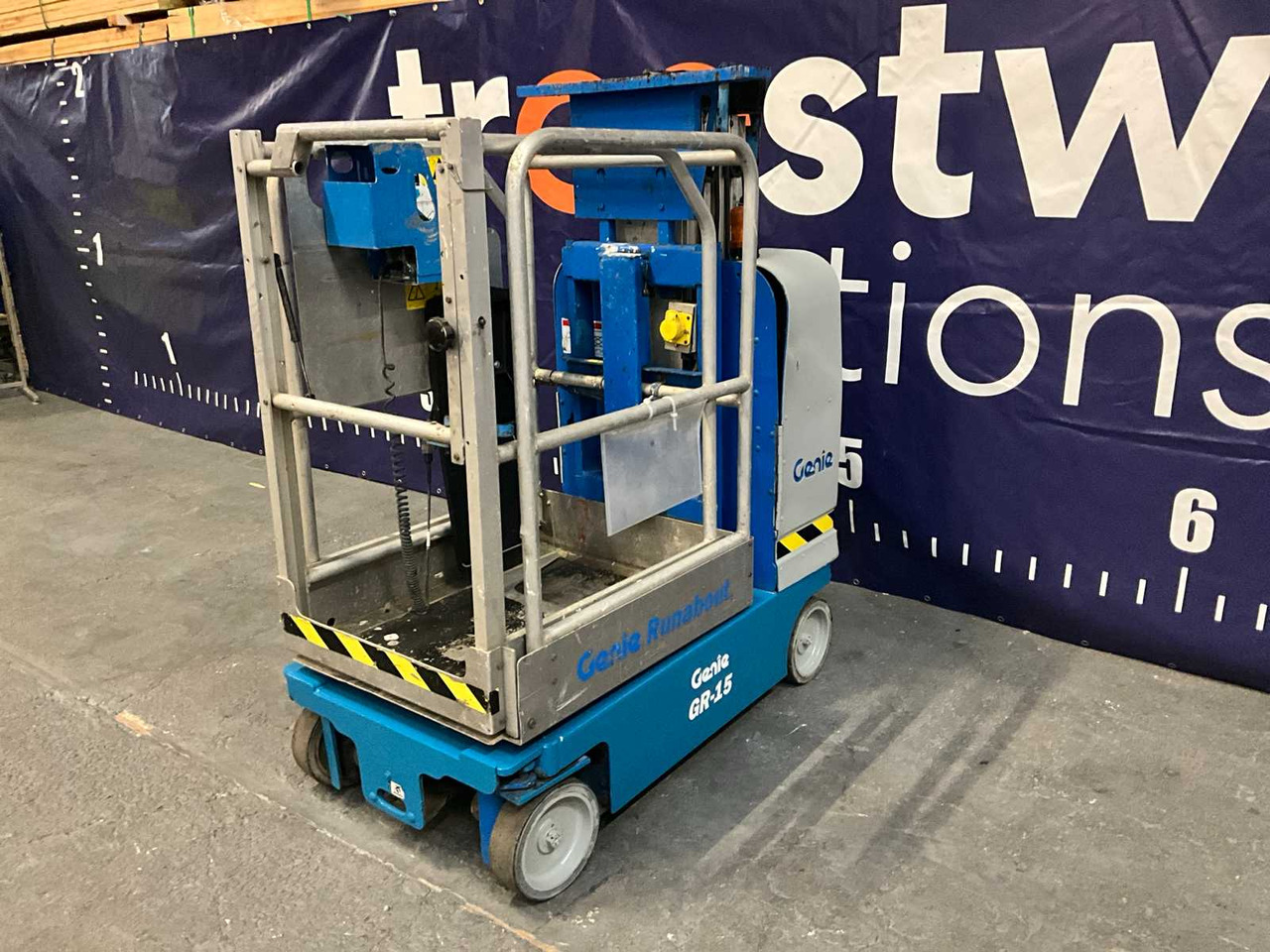 GENIE - GR-15 - AERIAL PLATFORM - 고가작업 플랫폼 : 사진 1 GENIE - GR-15 - AERIAL PLATFORM - 고가작업 플랫폼 : 사진 1