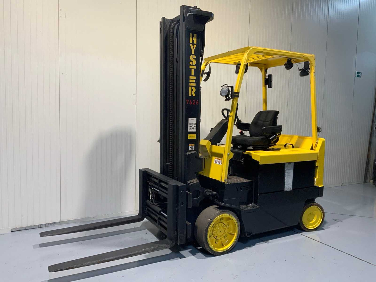 HYSTER E4.00XL FORKLIFT FORK POSITIONER, SIDE SHIFT, BLUESPOT, ACCUMULATOR - 지게차 : 사진 1 HYSTER E4.00XL FORKLIFT FORK POSITIONER, SIDE SHIFT, BLUESPOT, ACCUMULATOR - 지게차 : 사진 1