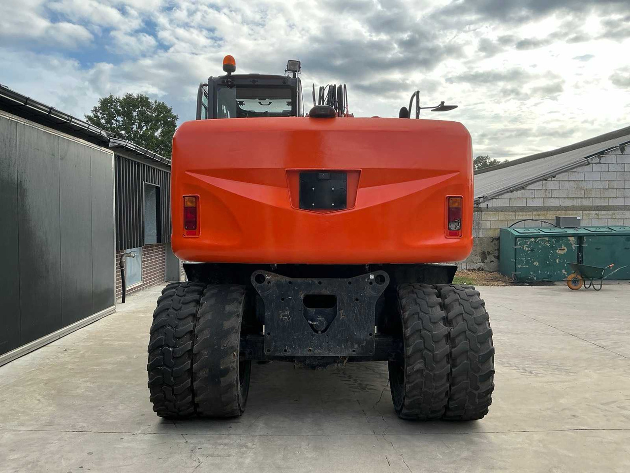 Hitachi Zaxis 140W - 휠 굴삭기 : 사진 4 Hitachi Zaxis 140W - 휠 굴삭기 : 사진 4