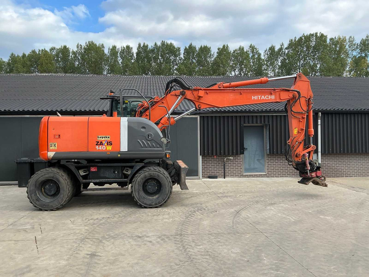 Hitachi Zaxis 140W - 휠 굴삭기 : 사진 2 Hitachi Zaxis 140W - 휠 굴삭기 : 사진 2