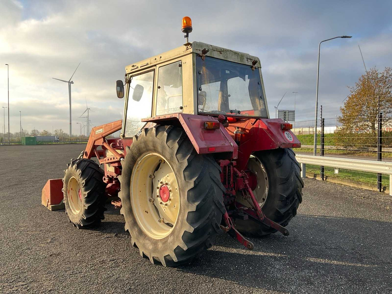 INTERNATIONAL 844AS ALL-WHEEL DRIVE AGRICULTURAL TRACTOR - 장궤형 트랙터 : 사진 4 INTERNATIONAL 844AS ALL-WHEEL DRIVE AGRICULTURAL TRACTOR - 장궤형 트랙터 : 사진 4