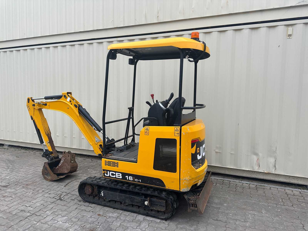 JCB 16C-1 - 미니 굴삭기 : 사진 3 JCB 16C-1 - 미니 굴삭기 : 사진 3