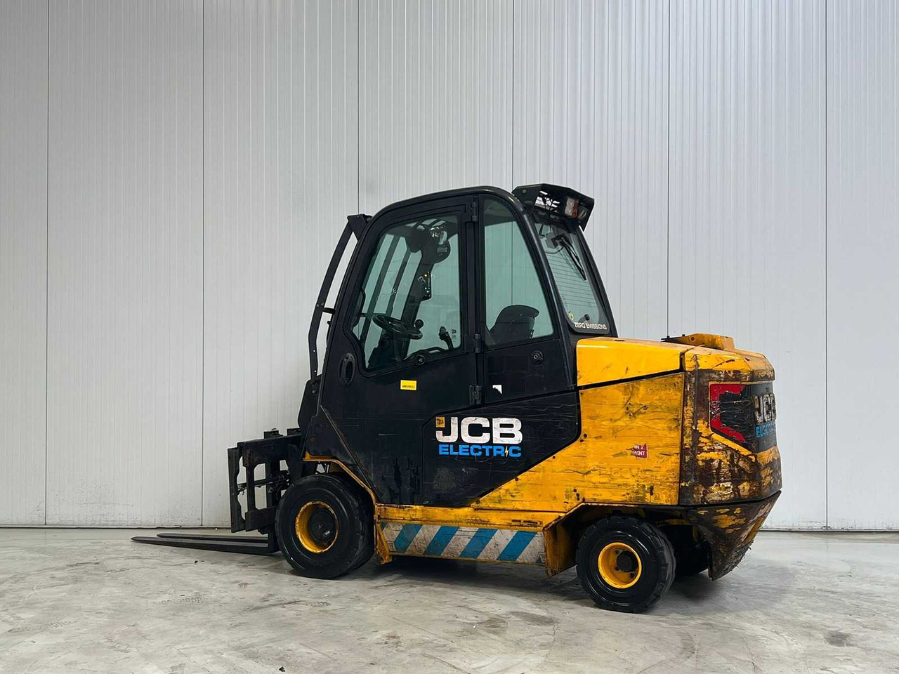 JCB - 2020 - TLT30-19E WITH FORK POSITIONER - FORKLIFT - SIDE-SHIFT - 지게차 : 사진 2 JCB - 2020 - TLT30-19E WITH FORK POSITIONER - FORKLIFT - SIDE-SHIFT - 지게차 : 사진 2