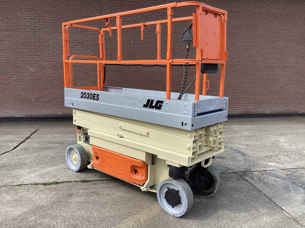 JLG 2030ES - 고가작업 플랫폼 : 사진 5 JLG 2030ES - 고가작업 플랫폼 : 사진 5