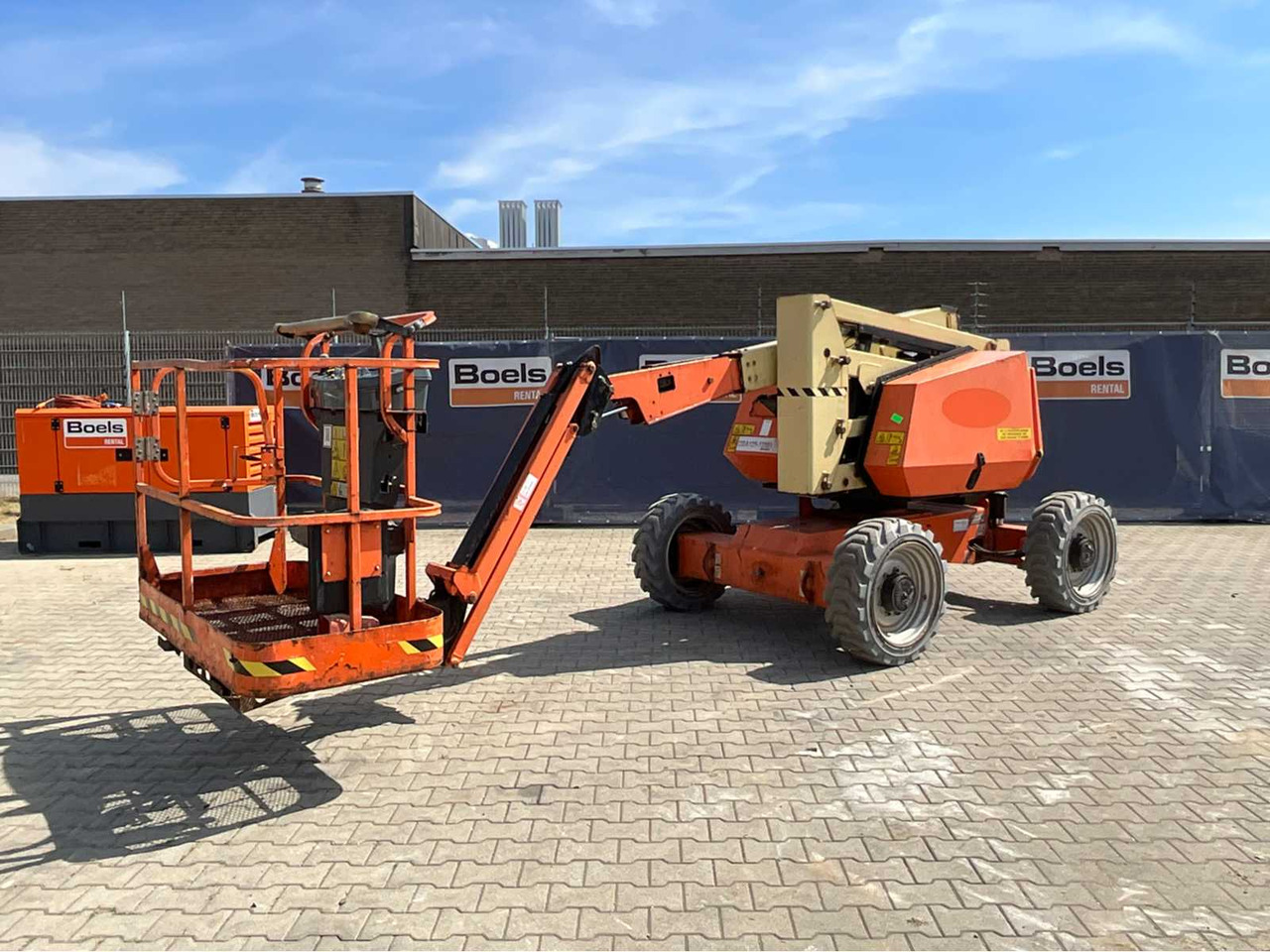 JLG 340AJ - 고가작업 플랫폼 : 사진 2 JLG 340AJ - 고가작업 플랫폼 : 사진 2