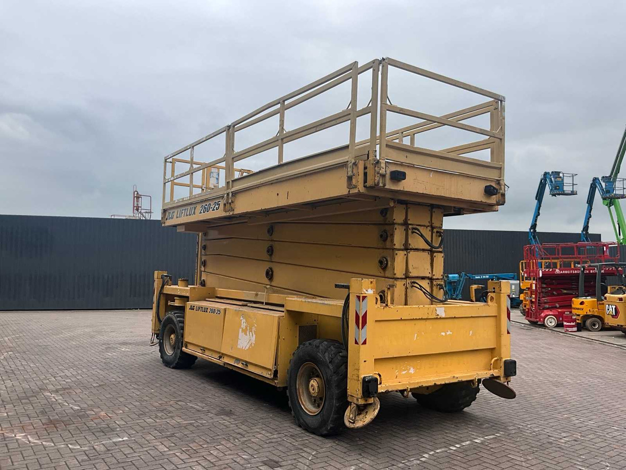 JLG Liftlux 260-25D4WDS/P - 고가작업 플랫폼 : 사진 3 JLG Liftlux 260-25D4WDS/P - 고가작업 플랫폼 : 사진 3