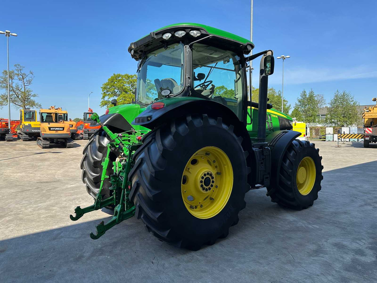 JOHN DEERE - 2013 - 7230R - ALL-WHEEL DRIVE FARM TRACTOR - 장궤형 트랙터 : 사진 4 JOHN DEERE - 2013 - 7230R - ALL-WHEEL DRIVE FARM TRACTOR - 장궤형 트랙터 : 사진 4