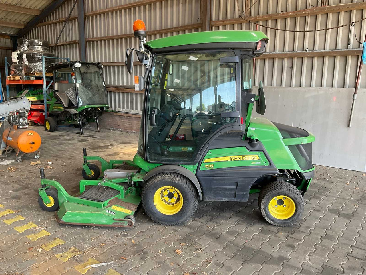 John Deere 1585 TerrainCut - 정원 모어 : 사진 2 John Deere 1585 TerrainCut - 정원 모어 : 사진 2