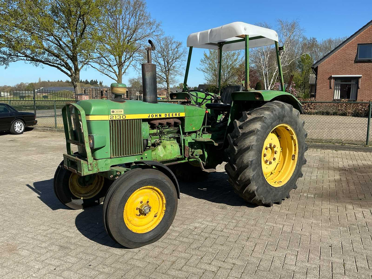 John Deere 2130 - 장궤형 트랙터 : 사진 2 John Deere 2130 - 장궤형 트랙터 : 사진 2