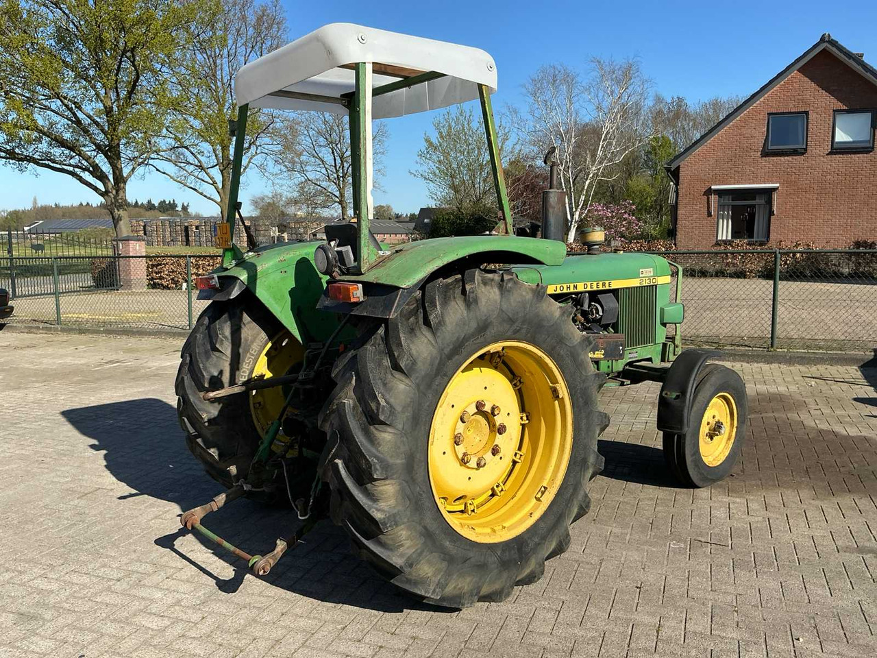 John Deere 2130 - 장궤형 트랙터 : 사진 4 John Deere 2130 - 장궤형 트랙터 : 사진 4