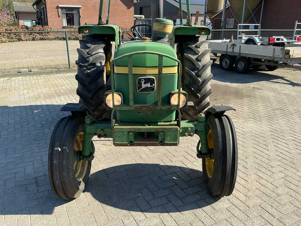 John Deere 2130 - 장궤형 트랙터 : 사진 5 John Deere 2130 - 장궤형 트랙터 : 사진 5