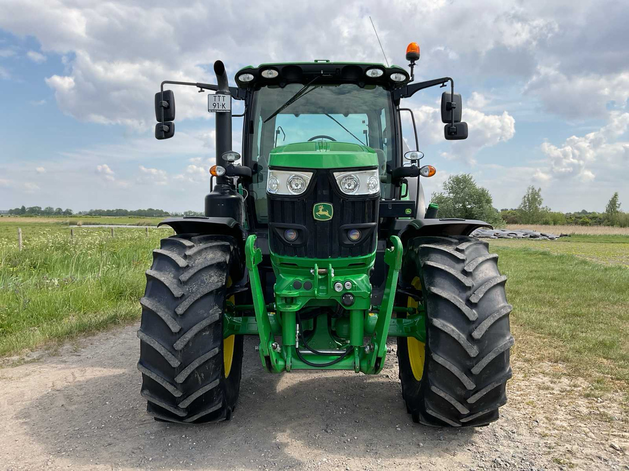 John Deere 6145R - 장궤형 트랙터 : 사진 2 John Deere 6145R - 장궤형 트랙터 : 사진 2