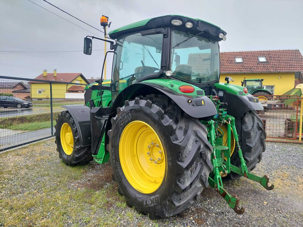 John Deere 6150R - 장궤형 트랙터 : 사진 5 John Deere 6150R - 장궤형 트랙터 : 사진 5