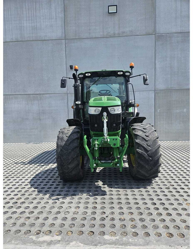John Deere 6150R - 장궤형 트랙터 : 사진 3 John Deere 6150R - 장궤형 트랙터 : 사진 3