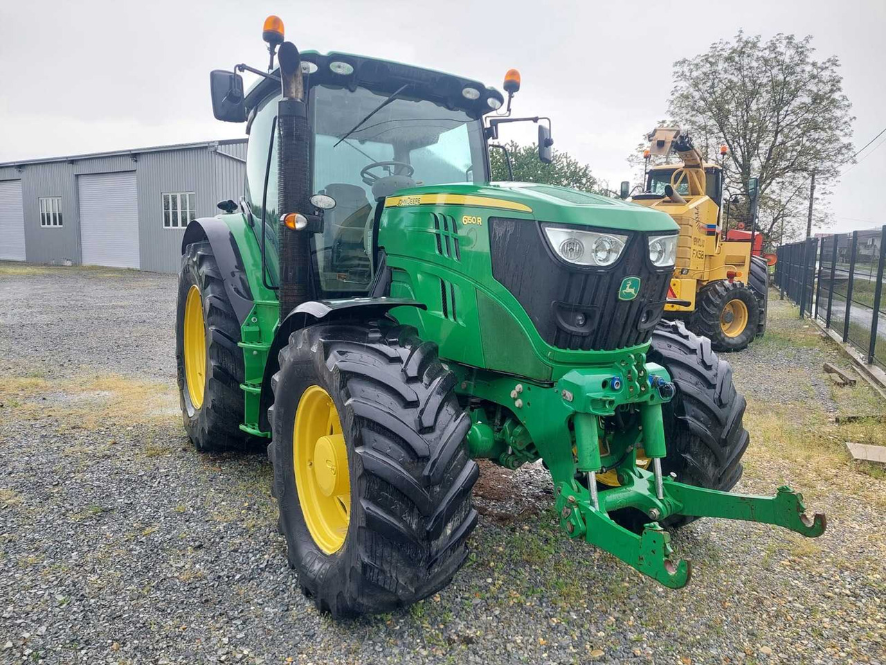 John Deere 6150R - 장궤형 트랙터 : 사진 1 John Deere 6150R - 장궤형 트랙터 : 사진 1
