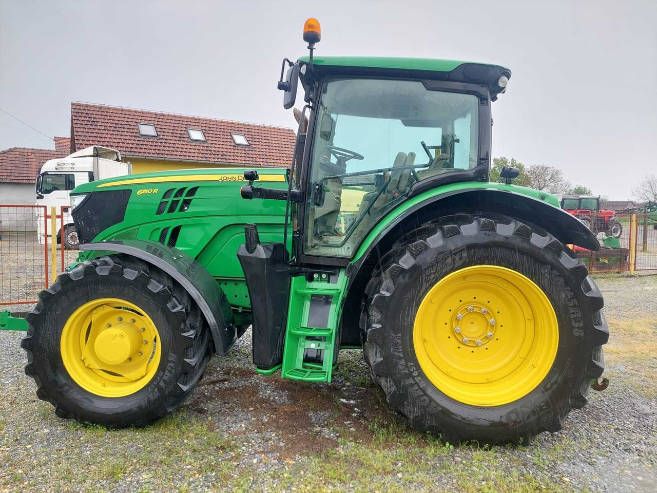 John Deere 6150R - 장궤형 트랙터 : 사진 3 John Deere 6150R - 장궤형 트랙터 : 사진 3