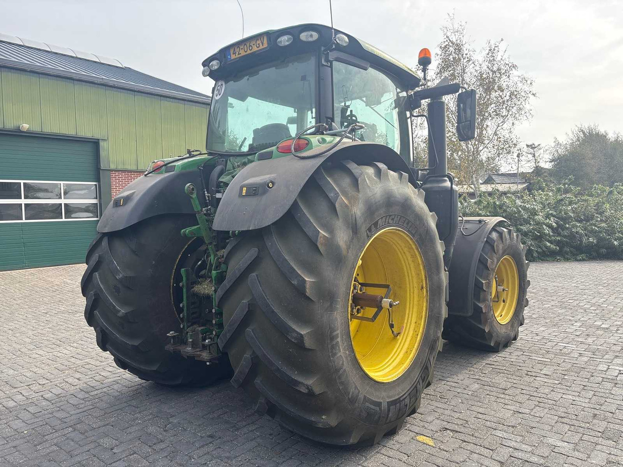 John Deere 6215R - 장궤형 트랙터 : 사진 5 John Deere 6215R - 장궤형 트랙터 : 사진 5