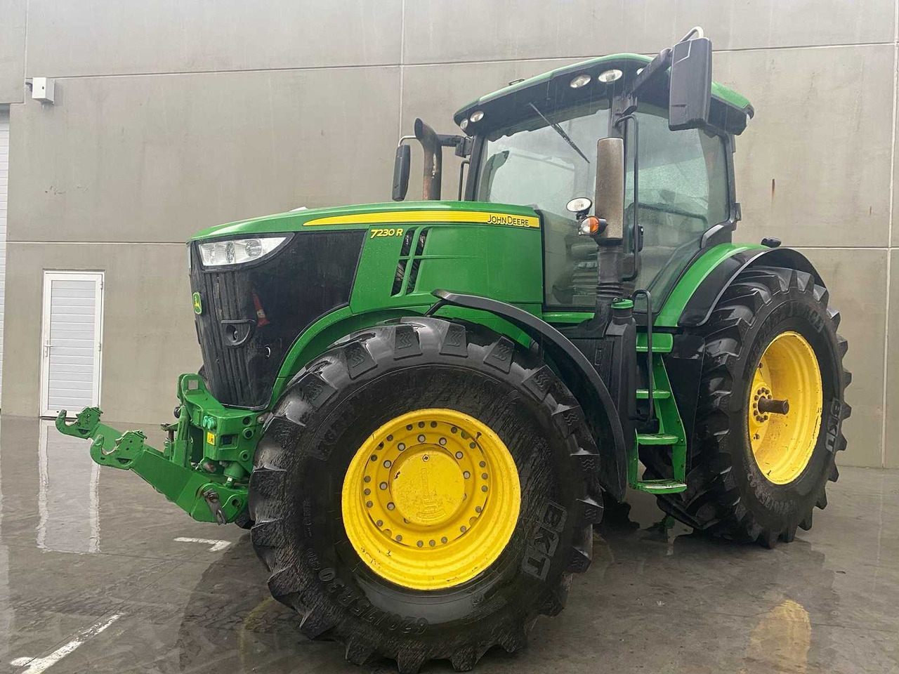 John Deere 7230R - 장궤형 트랙터 : 사진 1 John Deere 7230R - 장궤형 트랙터 : 사진 1
