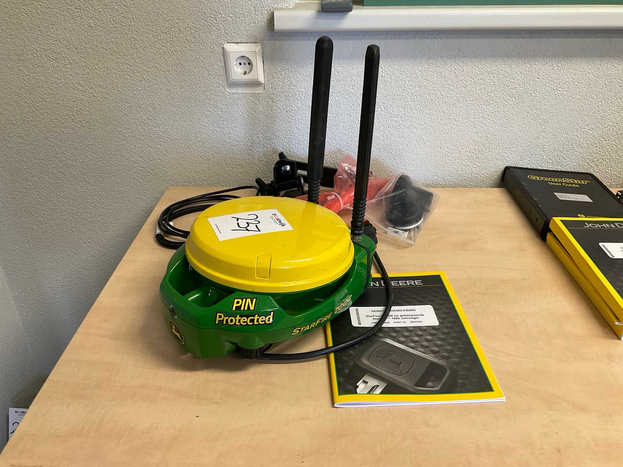 John Deere Starfire 7000 - 트랙터용 프론트 로더 : 사진 1 John Deere Starfire 7000 - 트랙터용 프론트 로더 : 사진 1