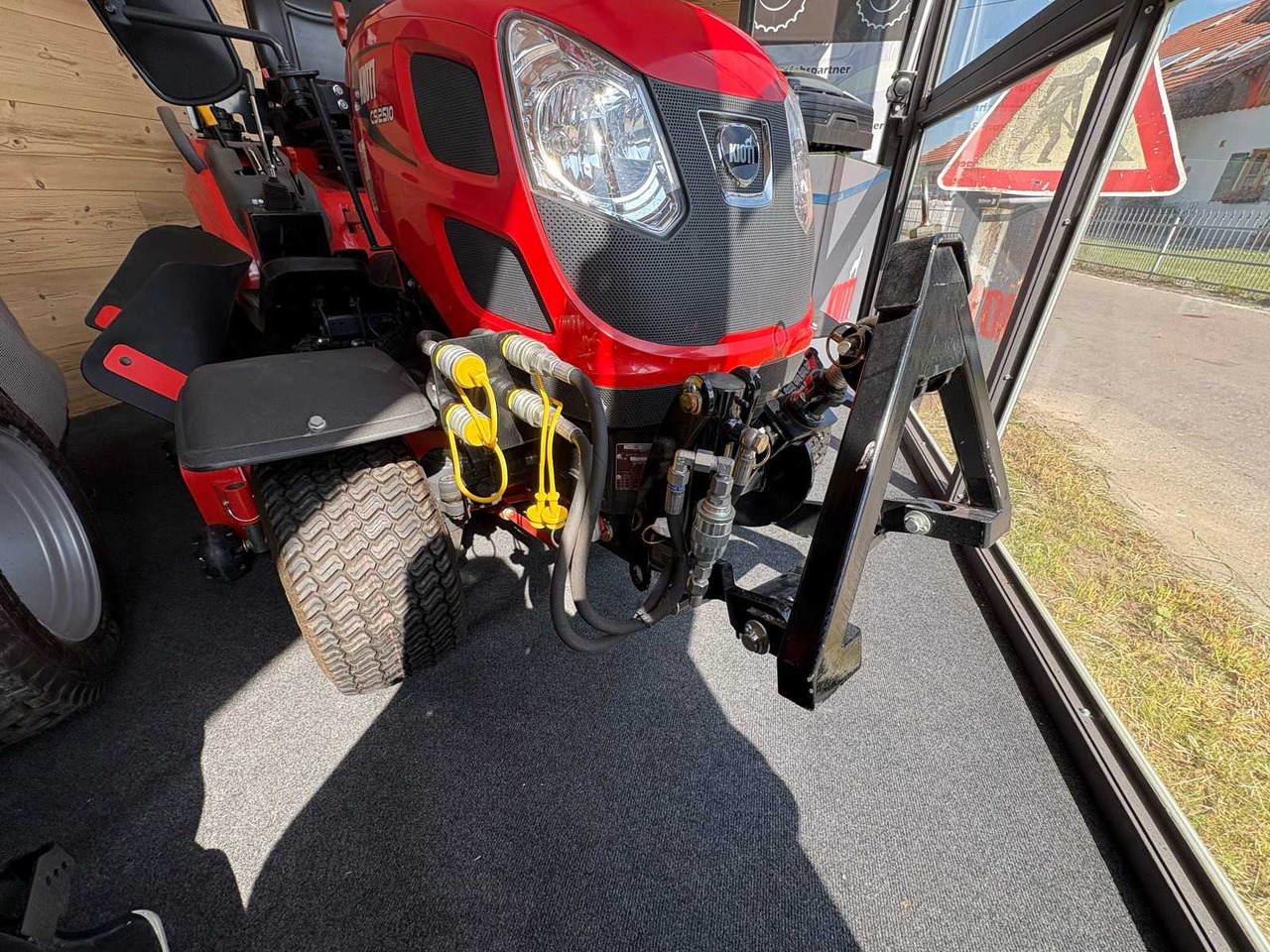 KIOTI CS2510H - 장궤형 트랙터 : 사진 5 KIOTI CS2510H - 장궤형 트랙터 : 사진 5