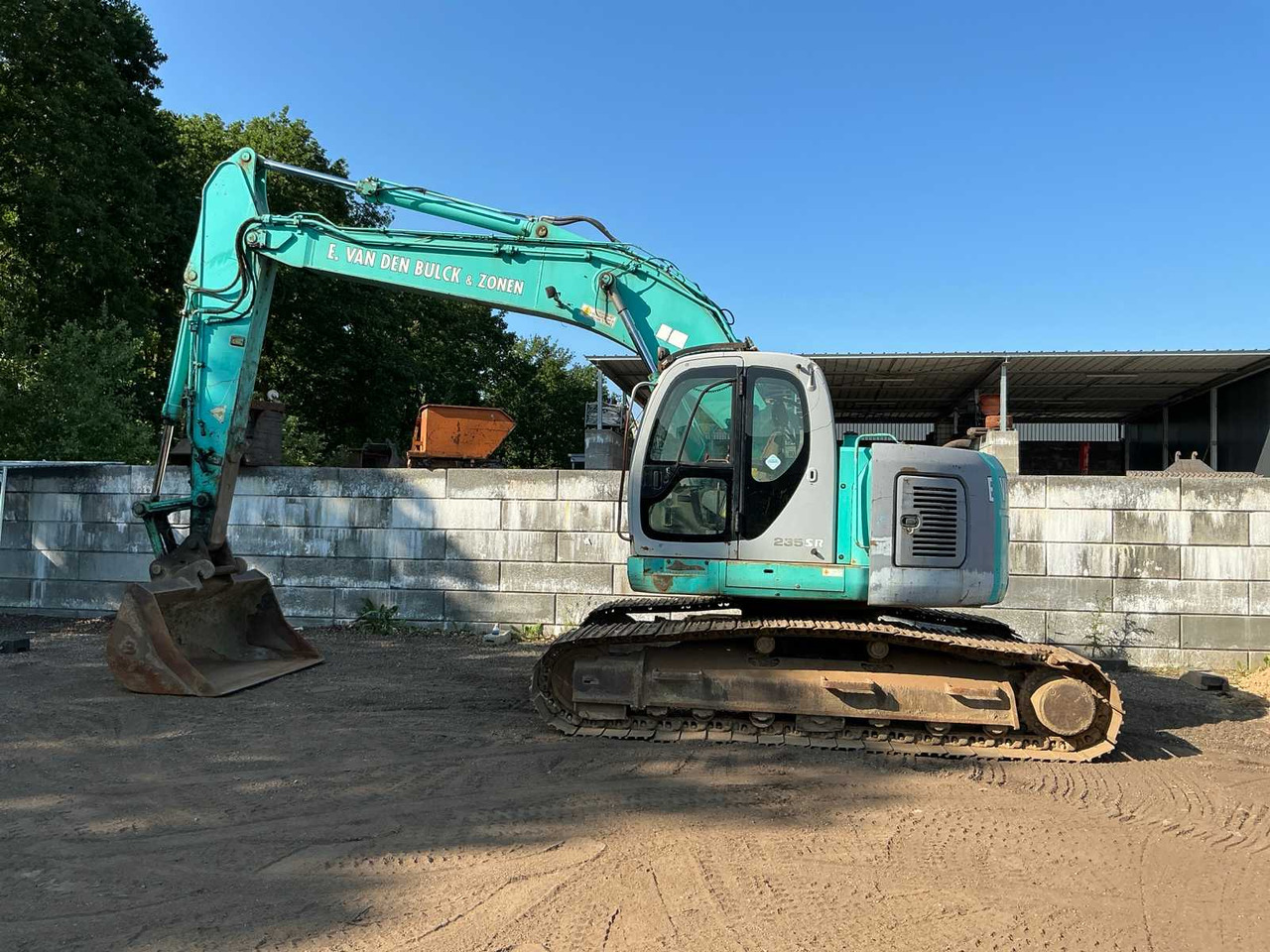 Kobelco SK235SR - 크롤러 굴삭기 : 사진 2 Kobelco SK235SR - 크롤러 굴삭기 : 사진 2