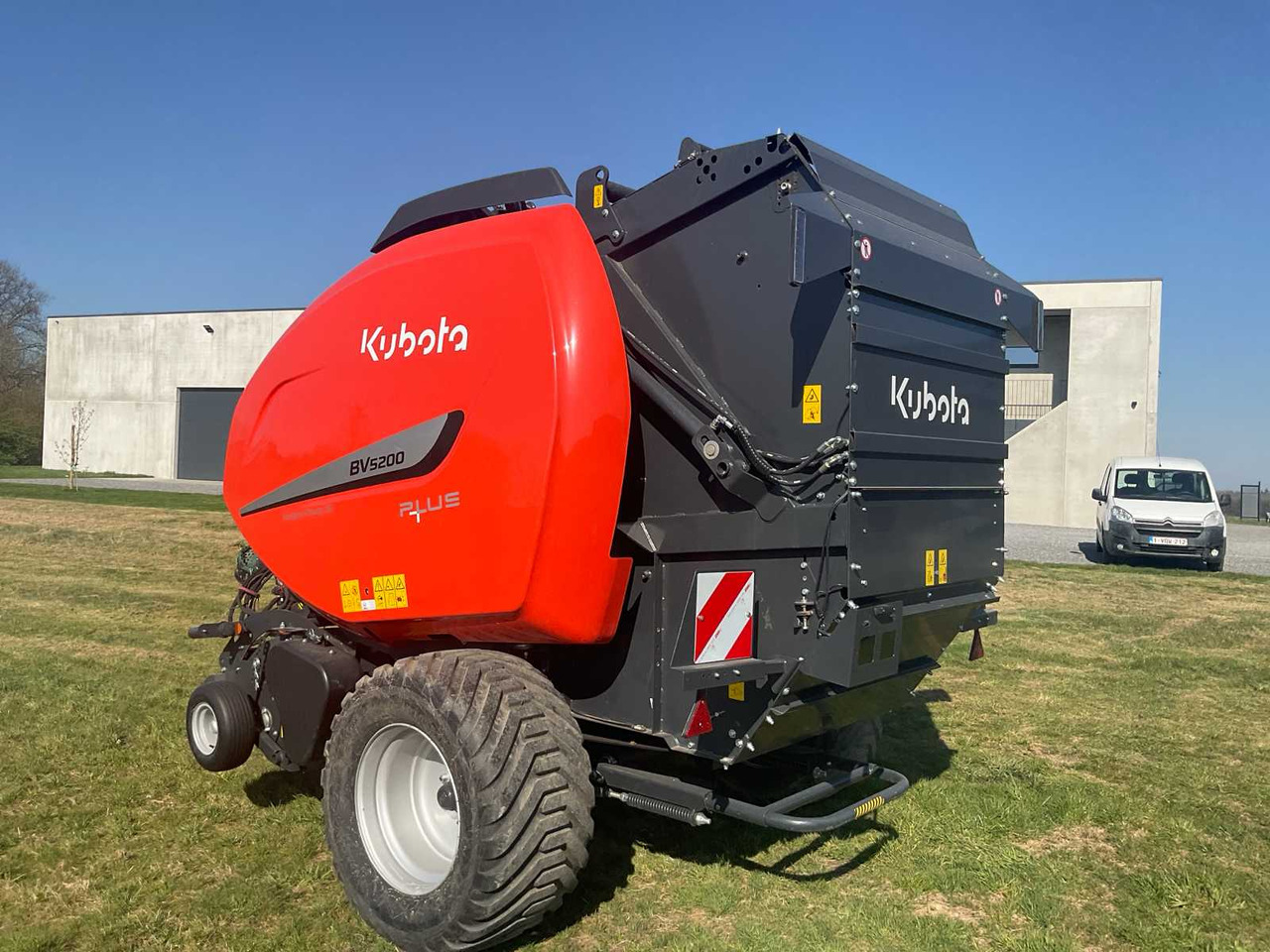 Kubota BV5200 - 원형 베일러 : 사진 3 Kubota BV5200 - 원형 베일러 : 사진 3