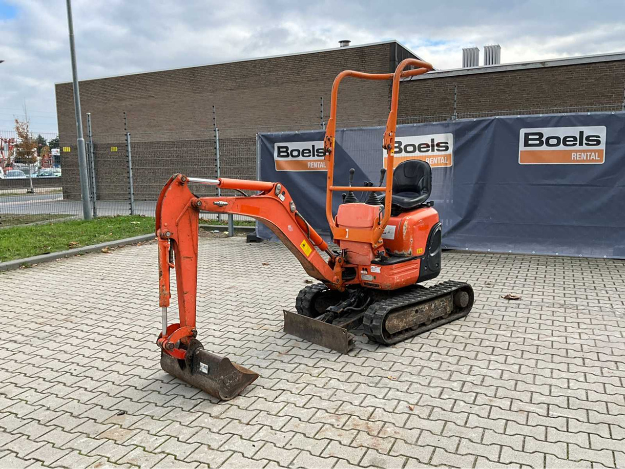 Kubota U10-3 VHG - 미니 굴삭기 : 사진 1 Kubota U10-3 VHG - 미니 굴삭기 : 사진 1