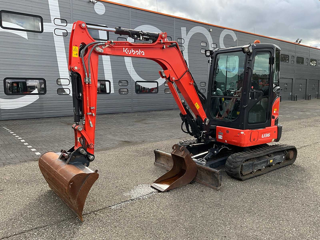 Kubota U36-4 - 미니 굴삭기 : 사진 1 Kubota U36-4 - 미니 굴삭기 : 사진 1