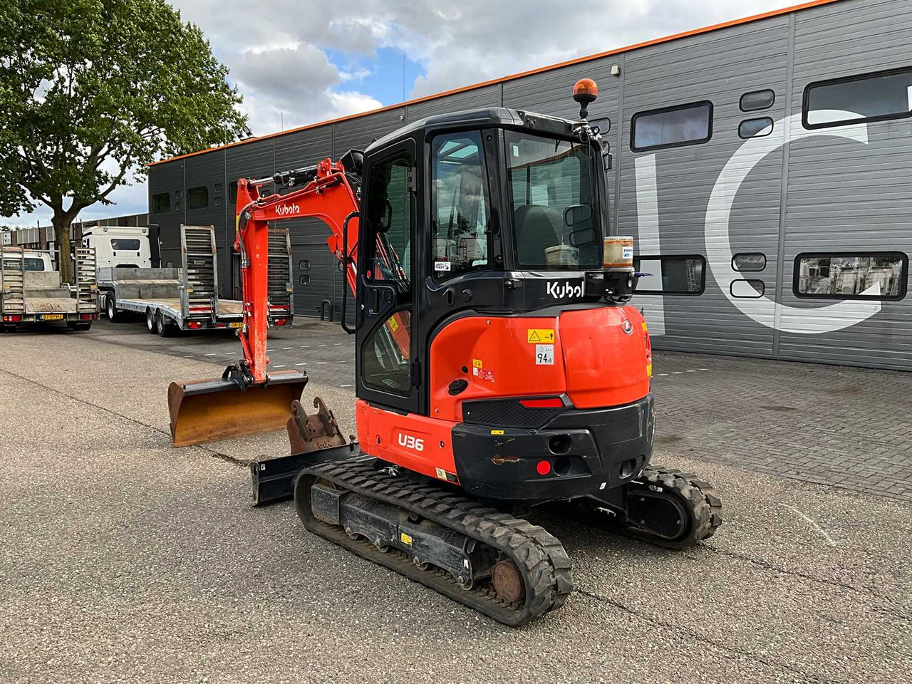 Kubota U36-4 - 미니 굴삭기 : 사진 3 Kubota U36-4 - 미니 굴삭기 : 사진 3