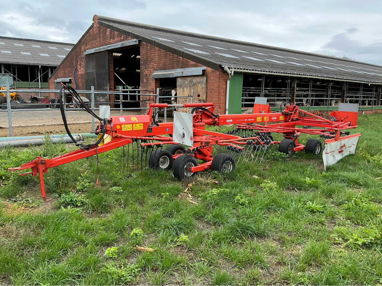 Kuhn GA6000 - 건초 및 목초 장비 : 사진 4 Kuhn GA6000 - 건초 및 목초 장비 : 사진 4
