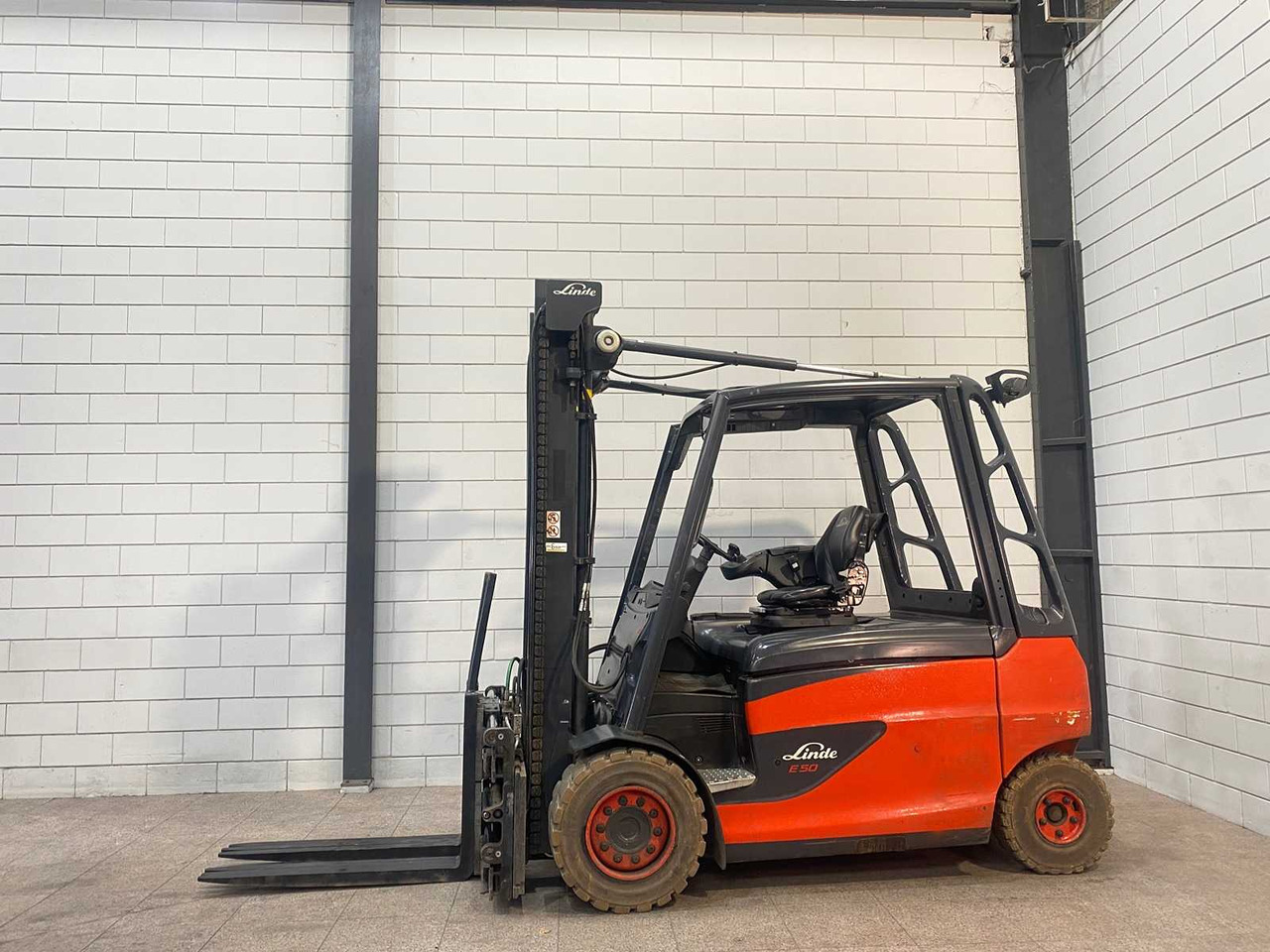 LINDE - 2019 - E50HL-01 - 5000KG LIFTING CAPACITY, TRIPLE LOADER - FORKLIFT - 지게차 : 사진 2 LINDE - 2019 - E50HL-01 - 5000KG LIFTING CAPACITY, TRIPLE LOADER - FORKLIFT - 지게차 : 사진 2