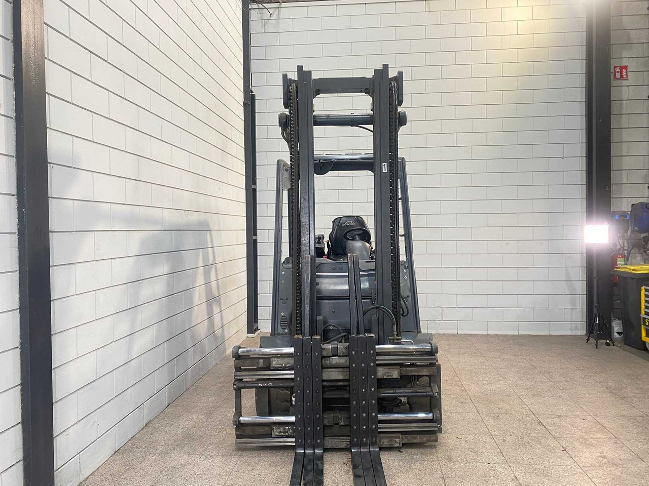 LINDE - 2019 - E50HL-01 - 5000KG LIFTING CAPACITY, TRIPLE LOADER - FORKLIFT - 지게차 : 사진 4 LINDE - 2019 - E50HL-01 - 5000KG LIFTING CAPACITY, TRIPLE LOADER - FORKLIFT - 지게차 : 사진 4