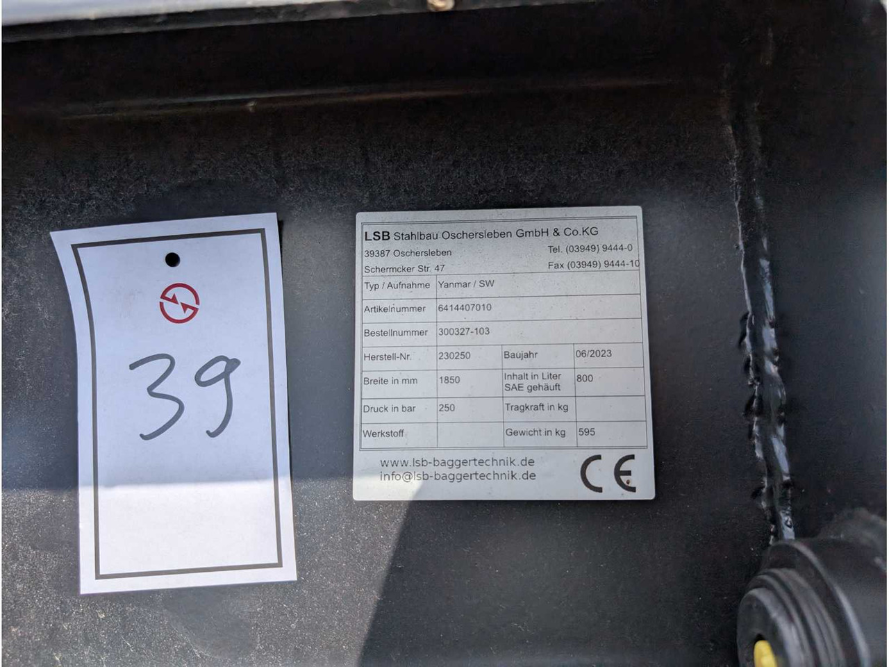 LSB - UNI BUCKET WITH TEETH - AS - 1850 MM - 0.8 CBM - 2023 - BUCKETS - 휠 로더 : 사진 2 LSB - UNI BUCKET WITH TEETH - AS - 1850 MM - 0.8 CBM - 2023 - BUCKETS - 휠 로더 : 사진 2