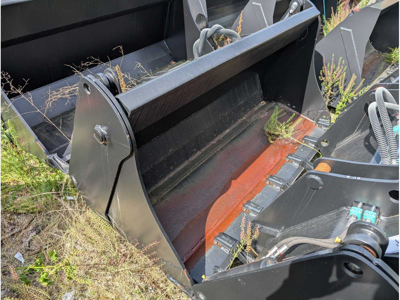 LSB - UNI BUCKET WITH TEETH - AS - 1850 MM - 0.8 CBM - 2023 - BUCKETS - 휠 로더 : 사진 3 LSB - UNI BUCKET WITH TEETH - AS - 1850 MM - 0.8 CBM - 2023 - BUCKETS - 휠 로더 : 사진 3