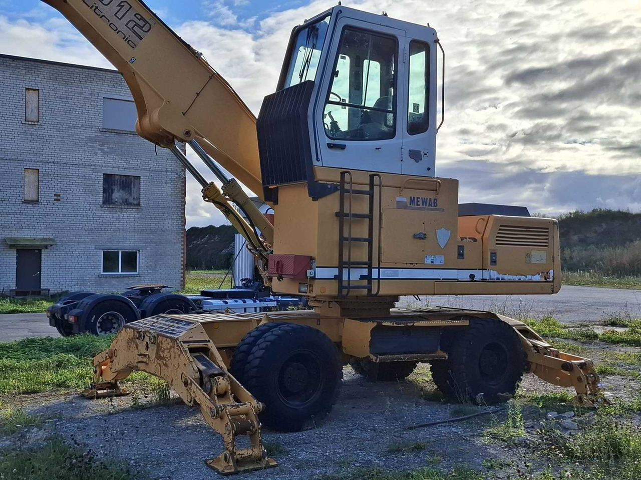 Liebherr A912 Litronic - 건설기계 : 사진 1 Liebherr A912 Litronic - 건설기계 : 사진 1