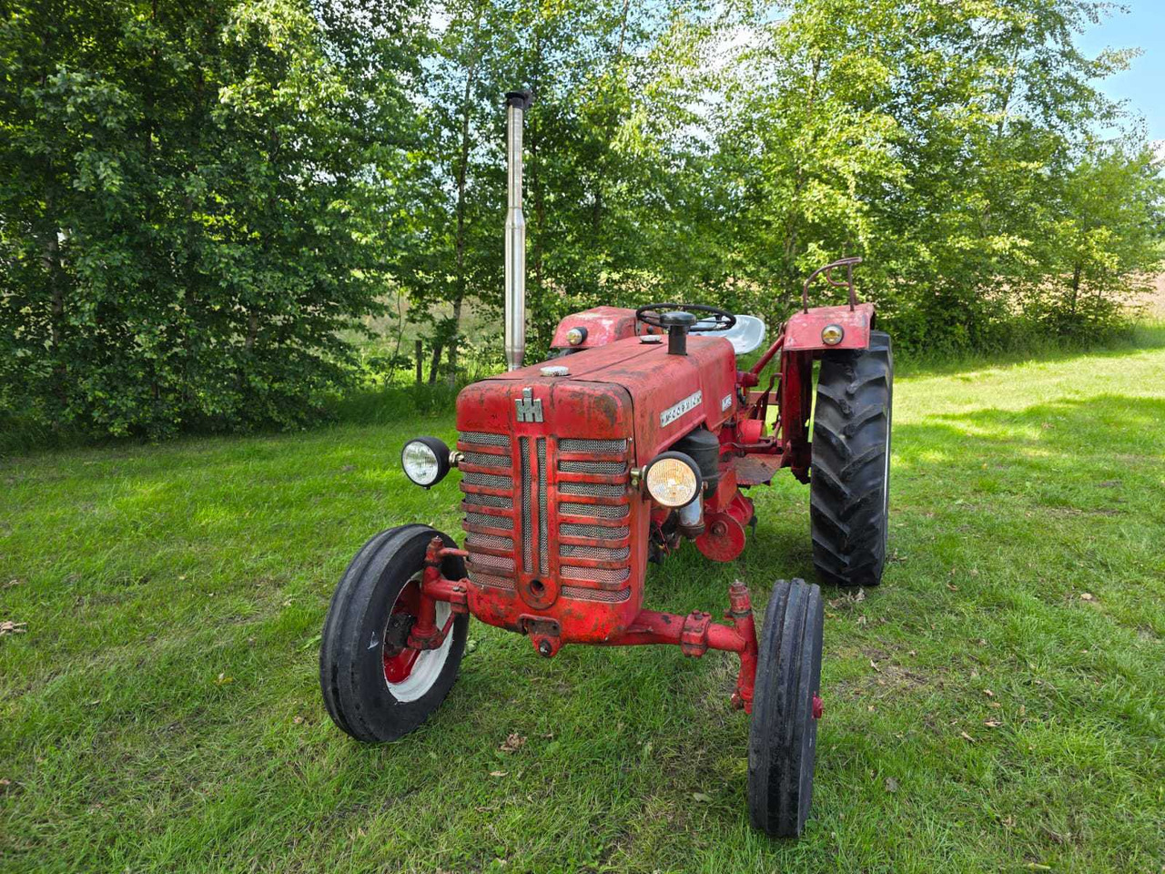 McCormick D-432 - 장궤형 트랙터 : 사진 2 McCormick D-432 - 장궤형 트랙터 : 사진 2