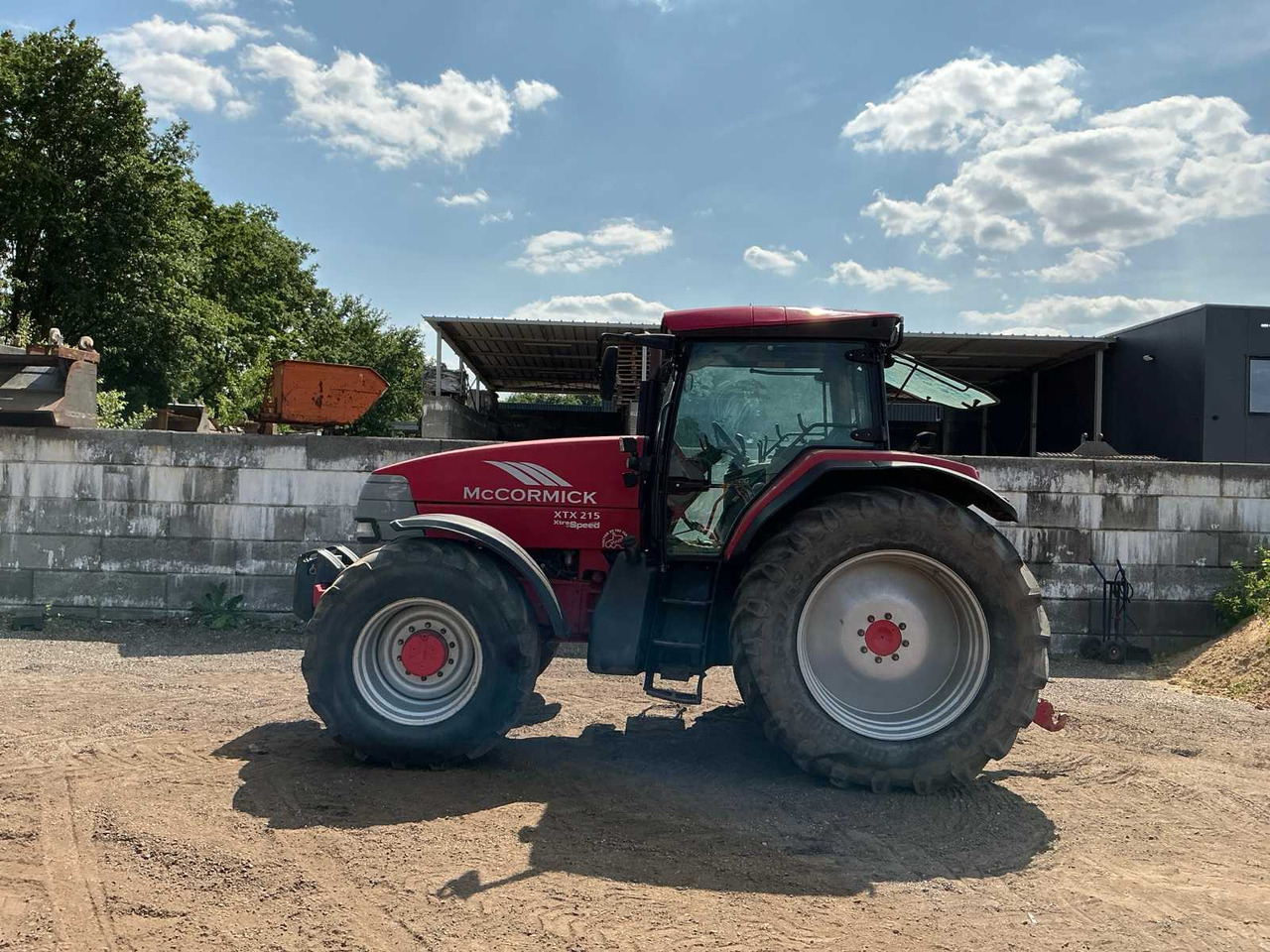 McCormick XTX215 - 장궤형 트랙터 : 사진 2 McCormick XTX215 - 장궤형 트랙터 : 사진 2