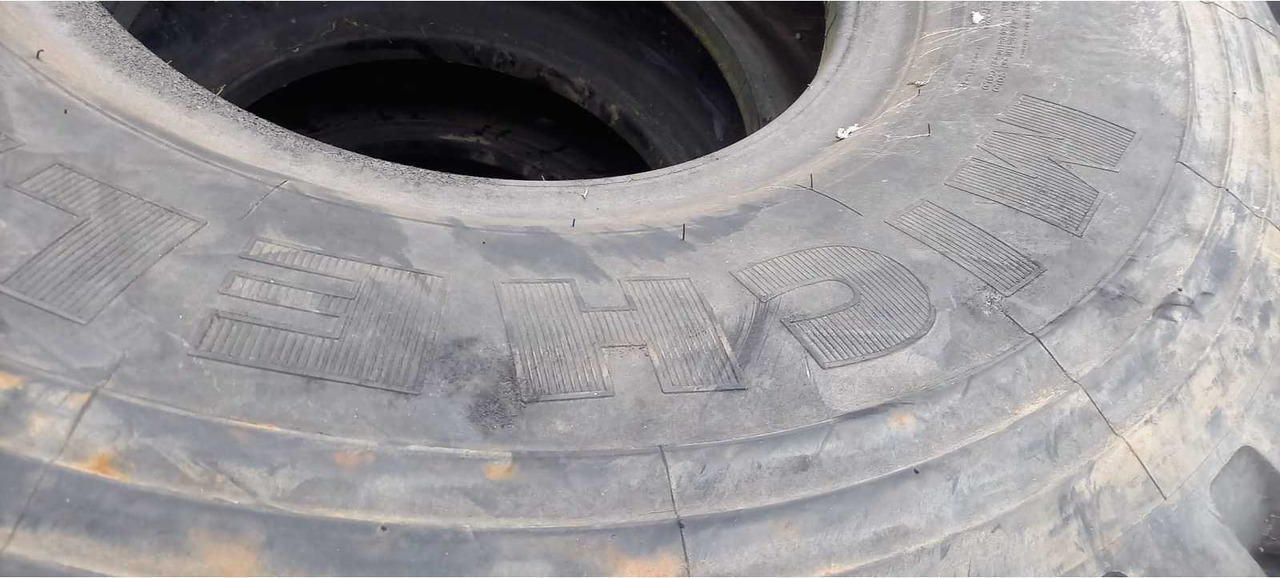 Michelin 14.00 R 20 XZL - 휠 및 타이어 장궤형 트랙터 용 : 사진 4 Michelin 14.00 R 20 XZL - 휠 및 타이어 장궤형 트랙터 용 : 사진 4