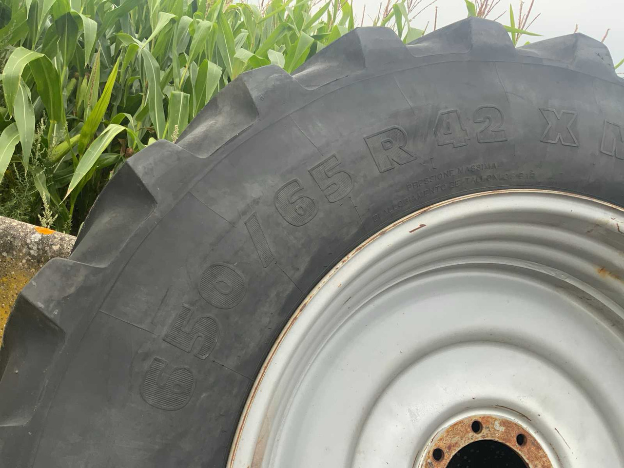 Michelin XM108 - 휠 및 타이어 장궤형 트랙터 용 : 사진 3 Michelin XM108 - 휠 및 타이어 장궤형 트랙터 용 : 사진 3