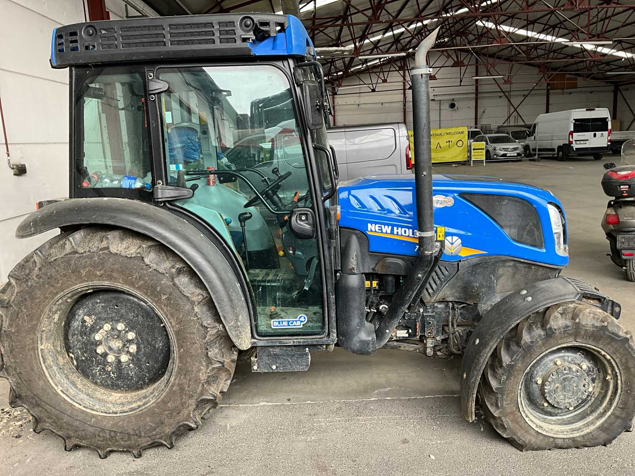 NEW HOLLAND T4.100F CAB - 장궤형 트랙터 : 사진 4 NEW HOLLAND T4.100F CAB - 장궤형 트랙터 : 사진 4