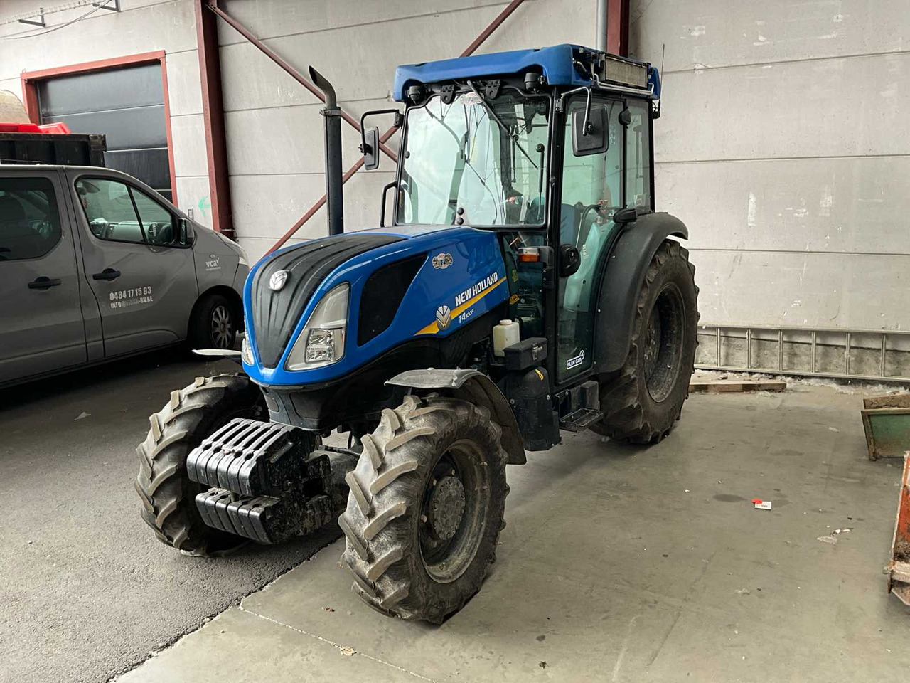 NEW HOLLAND T4.100F CAB - 장궤형 트랙터 : 사진 1 NEW HOLLAND T4.100F CAB - 장궤형 트랙터 : 사진 1