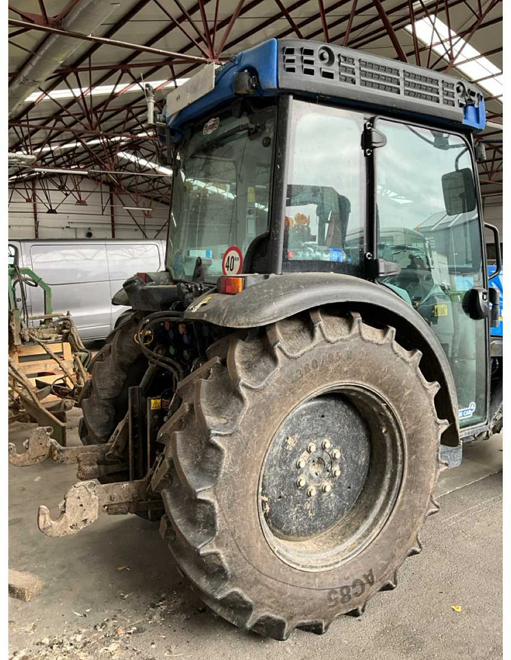 NEW HOLLAND T4.100F CAB - 장궤형 트랙터 : 사진 5 NEW HOLLAND T4.100F CAB - 장궤형 트랙터 : 사진 5