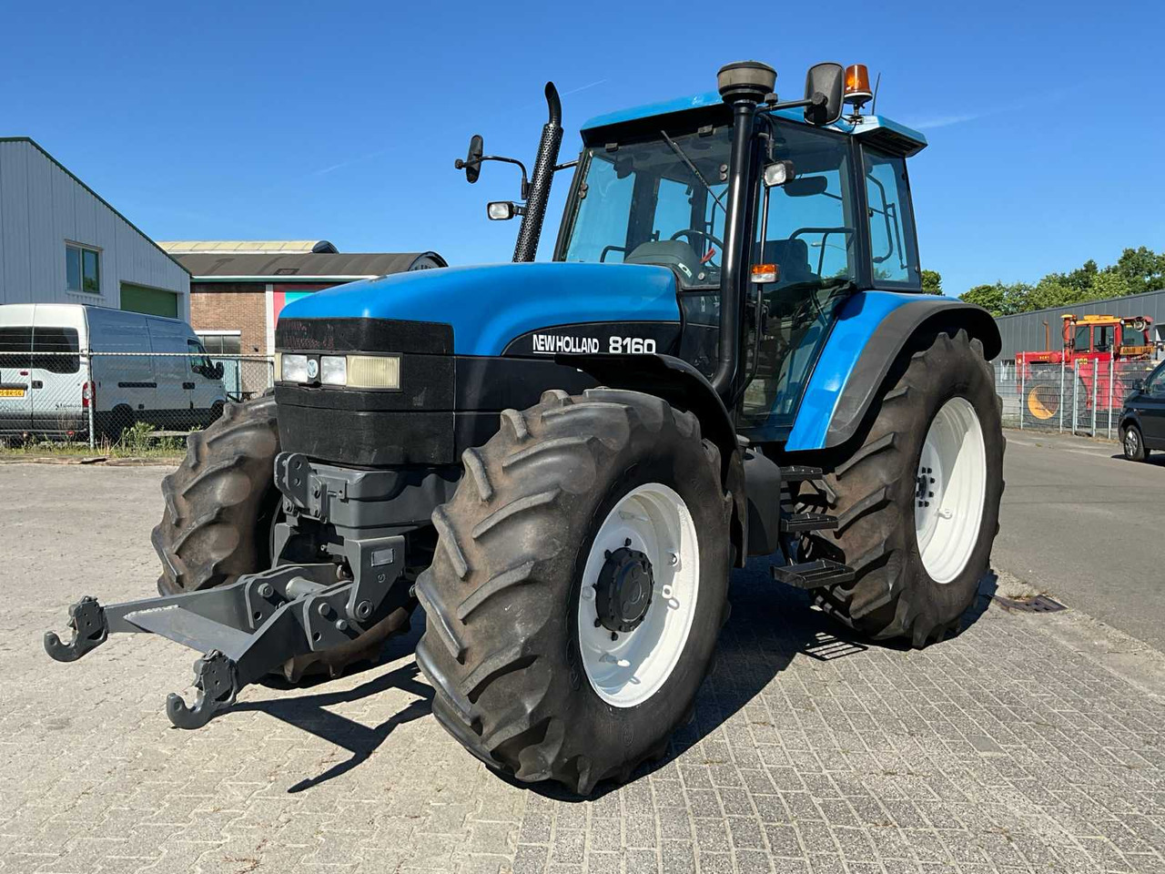 New Holland 8160 - 장궤형 트랙터 : 사진 1 New Holland 8160 - 장궤형 트랙터 : 사진 1