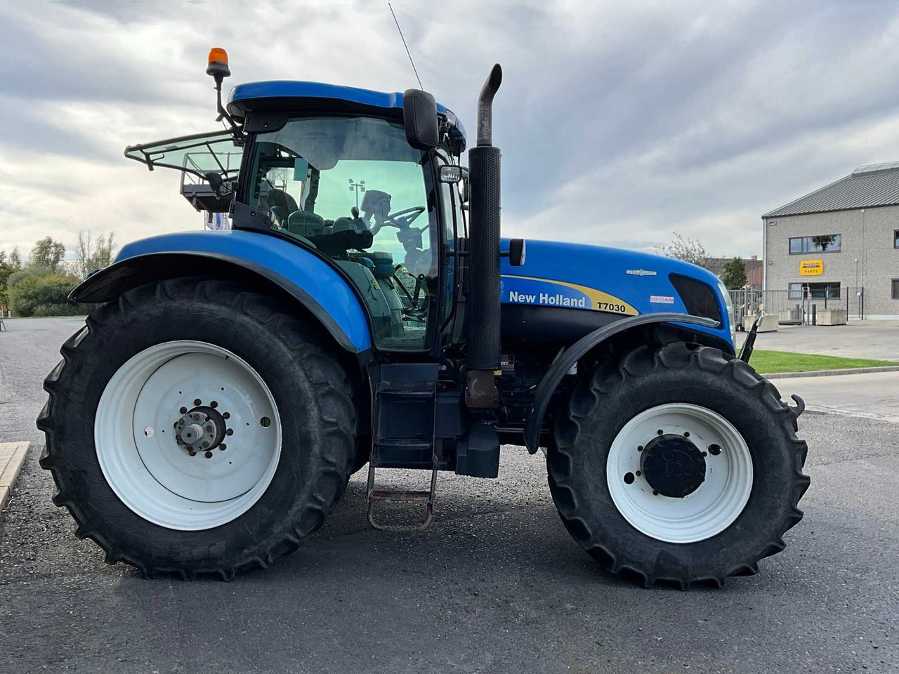 New Holland T7030 - 장궤형 트랙터 : 사진 4 New Holland T7030 - 장궤형 트랙터 : 사진 4