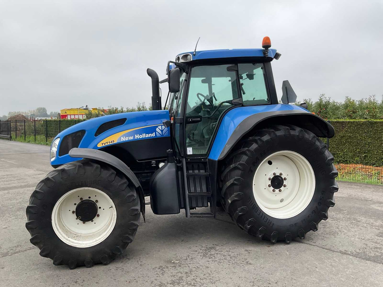 New Holland TVT145 - 장궤형 트랙터 : 사진 3 New Holland TVT145 - 장궤형 트랙터 : 사진 3